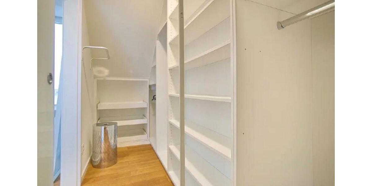 Dachgeschoßwohnung Essen Stadtbezirk II - 1 Zimmer, 72 m&sup2;, 1.050&euro; | Angebot:25924142