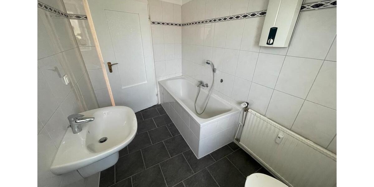 Dachgeschoßwohnung Gladbeck Alt-Rentfort - 3 Zimmer, 70 m&sup2;, 585&euro; | Angebot:25936378