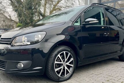 VW Touran 127.400 km 9.950 &euro; Bochum 44894
