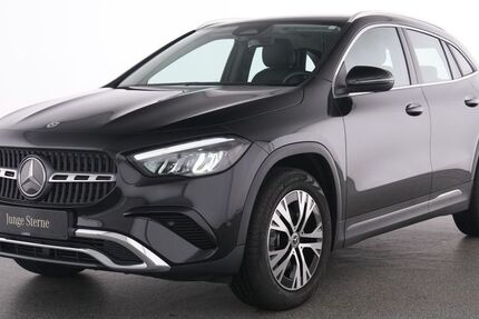 Mercedes-Benz GLA 180 10.978 km 35.935 &euro; Essen 45309