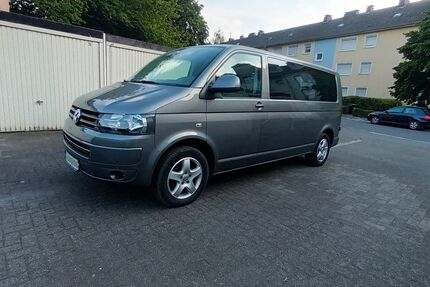 VW T5 Caravelle 206.800 km 16.990 &euro; Recklinghausen 45663