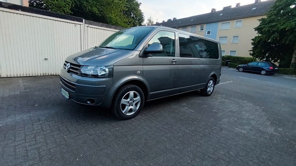 VW T5 Caravelle 206.800 km 16.990 &euro; Recklinghausen 45663