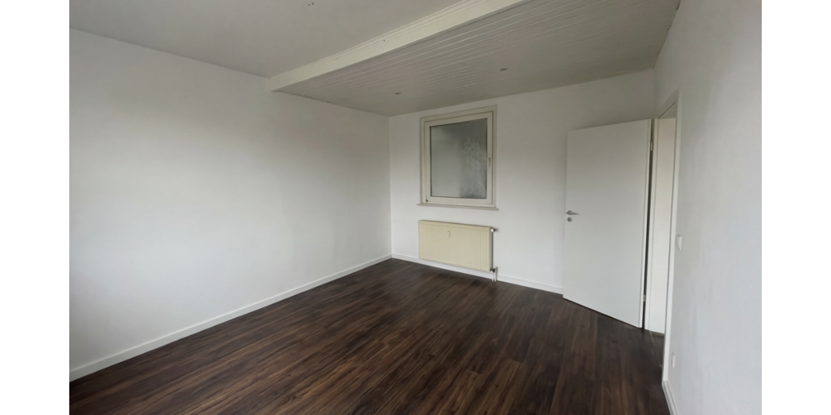 Helle renovierte Dachgeschoss 5 Zimmer Wohnung in Bochum Wattenscheid mit guter Anbindung - Etagenwohnung Bochum Günnigfeld | Angebot:24700175