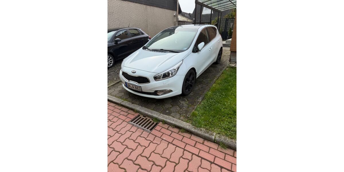 Kia ceed / Ceed 155.000 km 9.500 &euro; Kamen 59174