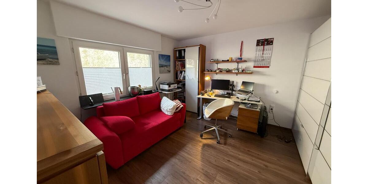 Erdgeschoßwohnung Gladbeck - 3 Zimmer, 135 m&sup2;, 1.300&euro; | Angebot:26021642