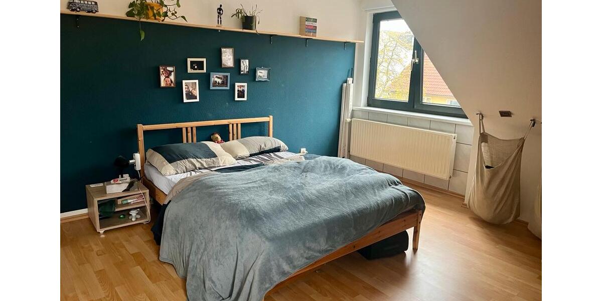 Dachgeschoßwohnung Essen Stadtbezirk IV - 3 Zimmer, 90 m&sup2;, 854&euro; | Angebot:26013827
