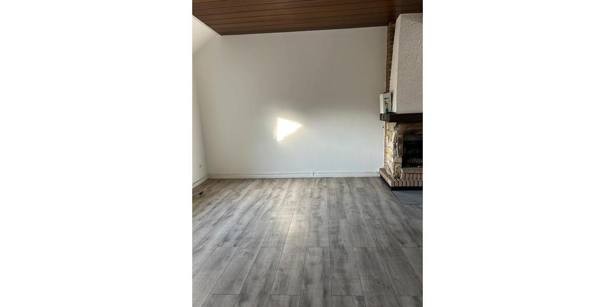 Etagenwohnung Schwerte - 3.5 Zimmer, 85 m&sup2;, 1.000&euro; | Angebot:26051046