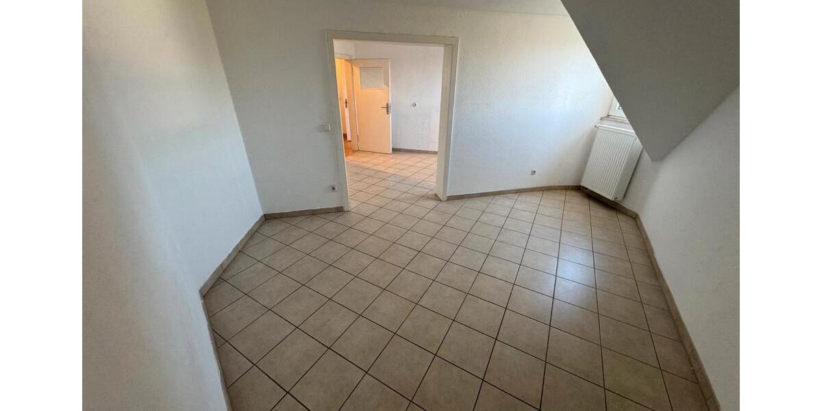 Dachgeschoßwohnung Essen Südviertel - 5 Zimmer, 117 m&sup2;, 1.150&euro; | Angebot:26696762
