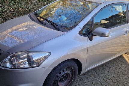 Toyota Auris 77.300 km 5.700 &euro; Ennepetal 58256