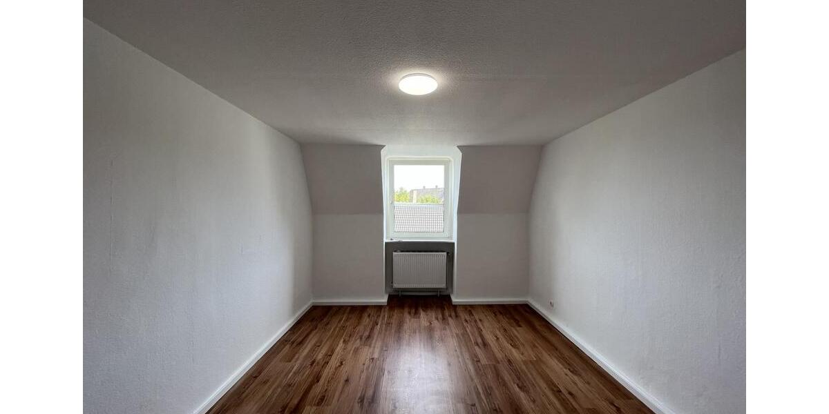 Dachgeschoßwohnung Hattingen - 2.5 Zimmer, 63 m&sup2;, 580&euro; | Angebot:25614451