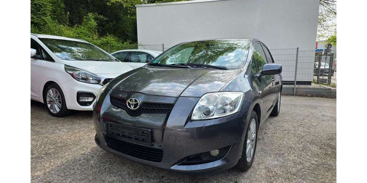 Toyota Auris 124.000 km 6.500 &euro; Essen 45144