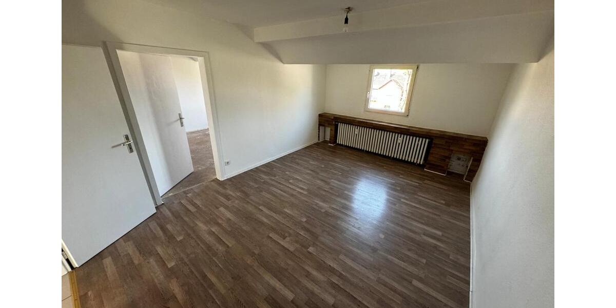 Dachgeschoßwohnung Gelsenkirchen Rotthausen - 3.5 Zimmer, 73 m&sup2;, 490&euro; | Angebot:25867957