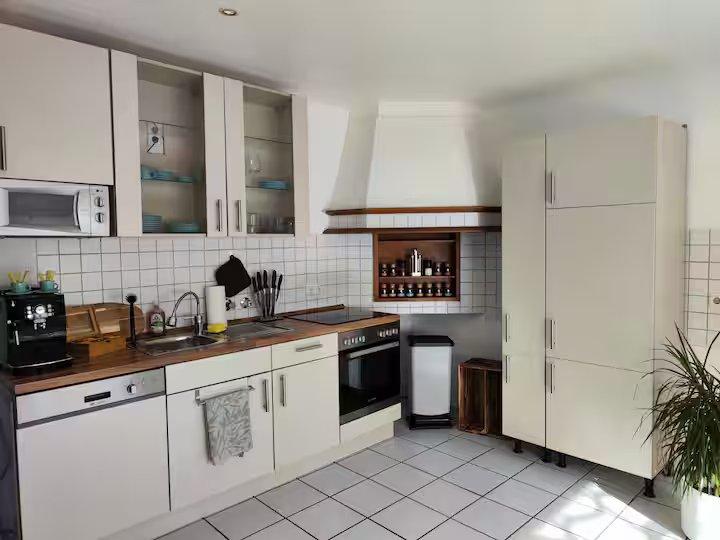 Etagenwohnung Gelsenkirchen Gelsenkirchen-Mitte - 3 Zimmer, 140 m&sup2;, 1.140&euro; | Angebot:26588015
