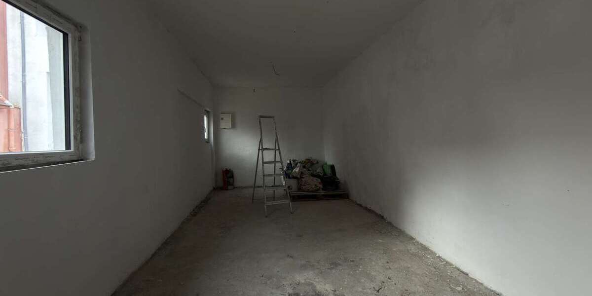 Exklusives Investment: Kernsaniertes Mehrfamilienhaus mit Balkon und Terrasse - Mehrfamilienhaus, Wohnhaus Gelsenkirchen Gelsenkirchen-West | Angebot:25751689