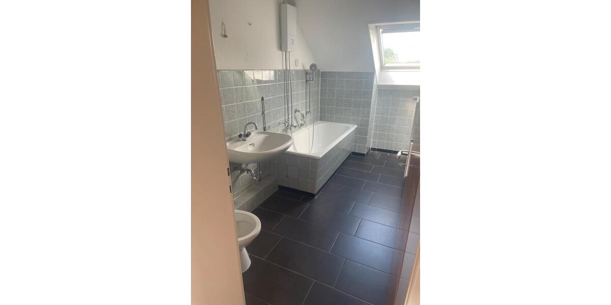 Etagenwohnung Lünen Brambauer - 3 Zimmer, 81 m&sup2;, 775&euro; | Angebot:26596485