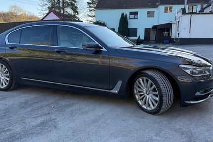 BMW 740 353.000 km 22.500 &euro; Dortmund 44263