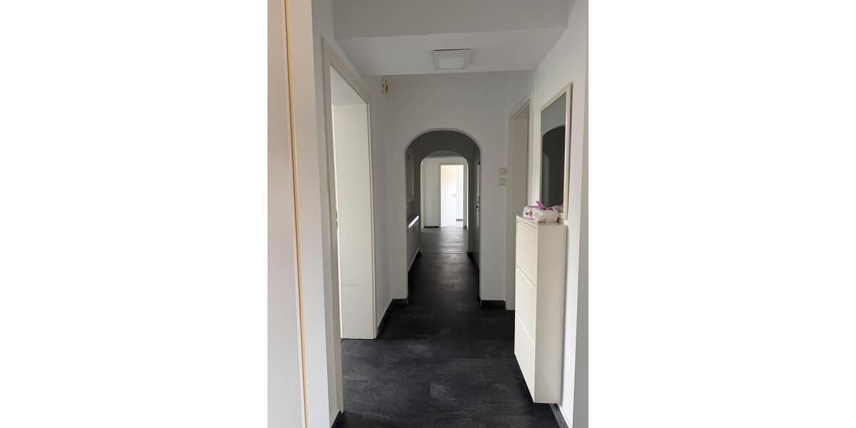 Dachgeschoßwohnung Gelsenkirchen Gelsenkirchen-Mitte - 4 Zimmer, 110 m&sup2;, 1.300&euro; | Angebot:26664036