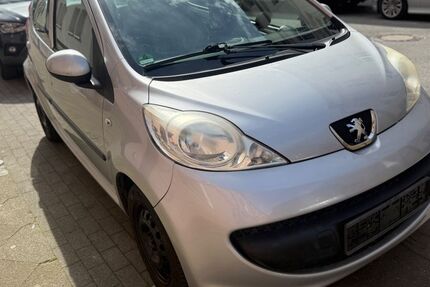 Peugeot 107 199.999 km 1.450 &euro; Bochum 44866