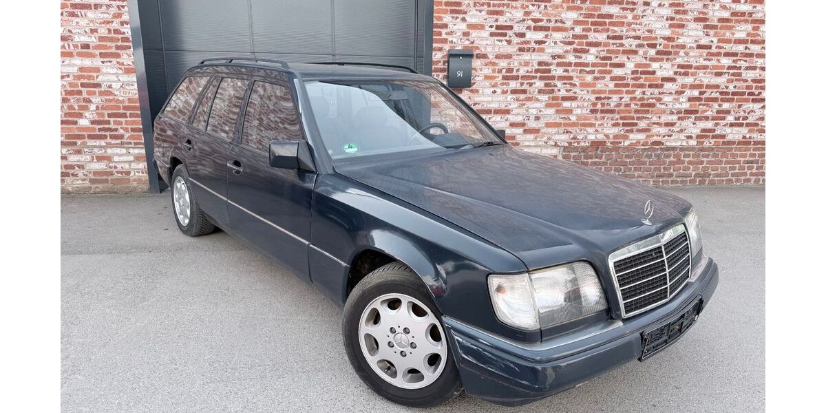 Mercedes-Benz 220 414.306 km 1.900 &euro; Essen 45219