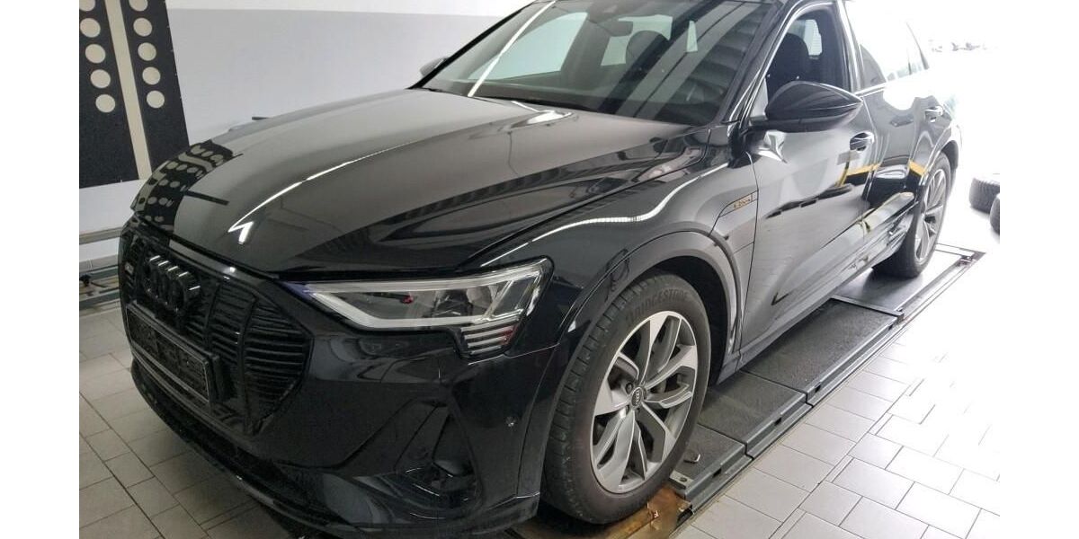 Audi e-tron 29.739 km 31.865 &euro; Hagen 58091