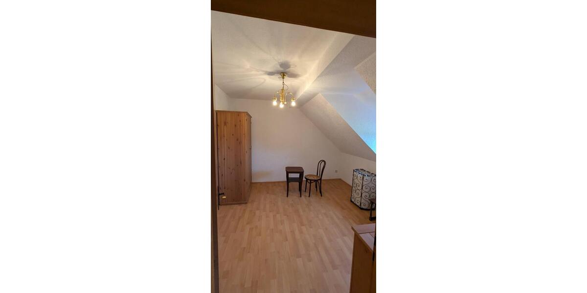 Dachgeschoßwohnung Gelsenkirchen Gelsenkirchen-West - 3 Zimmer, 67 m&sup2;, 600&euro; | Angebot:24846423