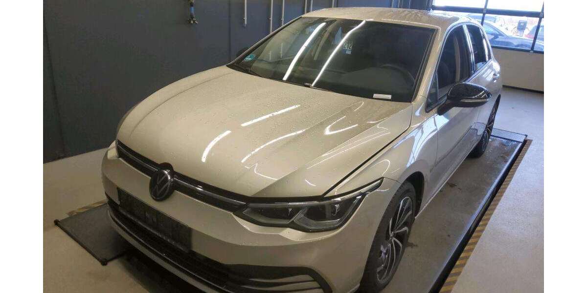 VW Golf MOVE 1.5 eTSI DSG NAVI AHK ALU ACC APS SITZHE 28.995 km 23.488 &euro; Bergkamen 59192