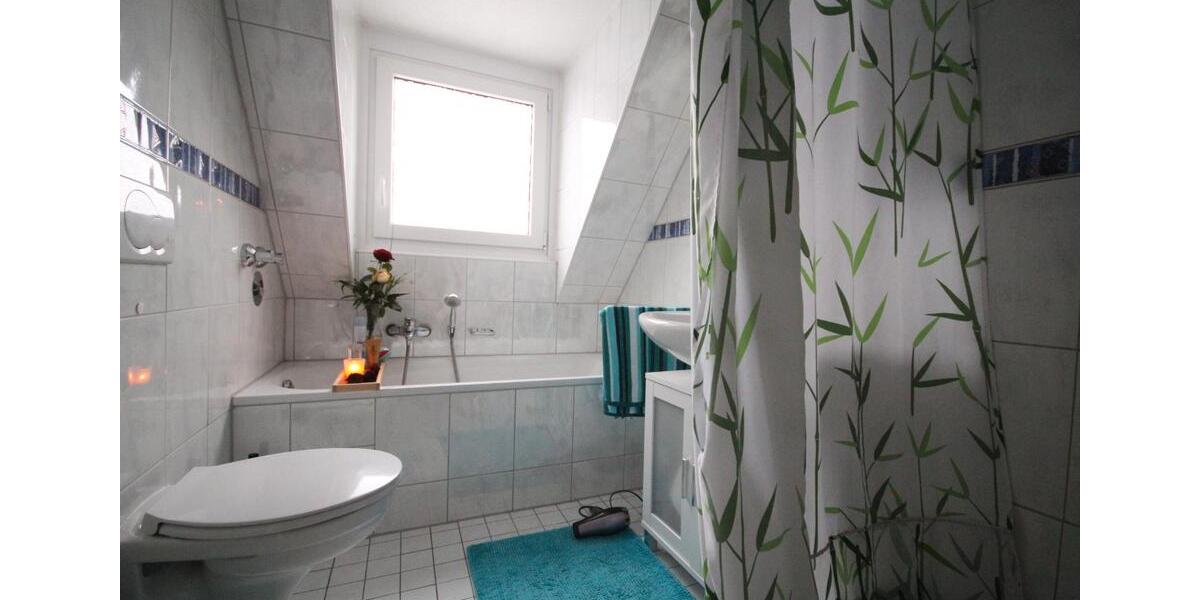 Dachgeschoßwohnung Hattingen - 3.5 Zimmer, 67 m&sup2;, 600&euro; | Angebot:26022723