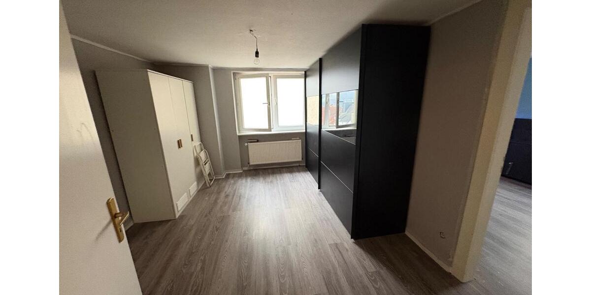 Dachgeschoßwohnung Hagen Hagen-Mitte - 3 Zimmer, 80 m&sup2;, 600&euro; | Angebot:26048883