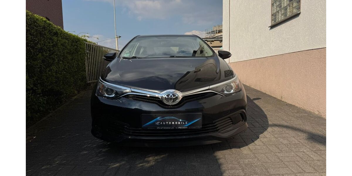 Toyota Auris 28.787 km 11.990 &euro; Oer-Erkenschwick 45739