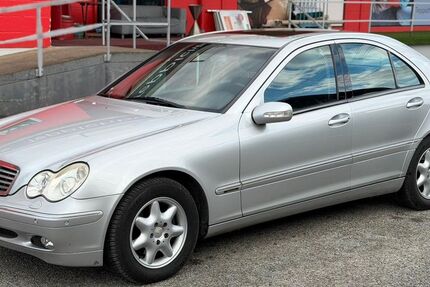 Mercedes-Benz 200 205.000 km 3.950 &euro; Essen 45923
