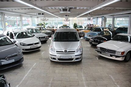Toyota Corolla Verso 225.000 km 3.850 &euro; Essen 45356