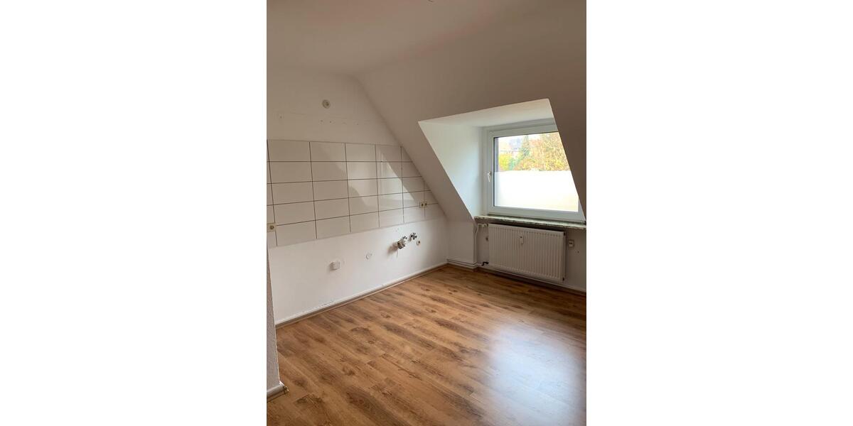 Dachgeschoßwohnung Recklinghausen Berghausen - 4 Zimmer, 65 m&sup2;, 590&euro; | Angebot:26019131