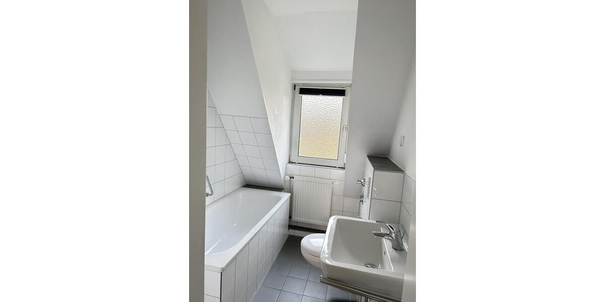 Dachgeschoßwohnung Lünen Brambauer - 2.5 Zimmer, 52 m&sup2;, 420&euro; | Angebot:22016323