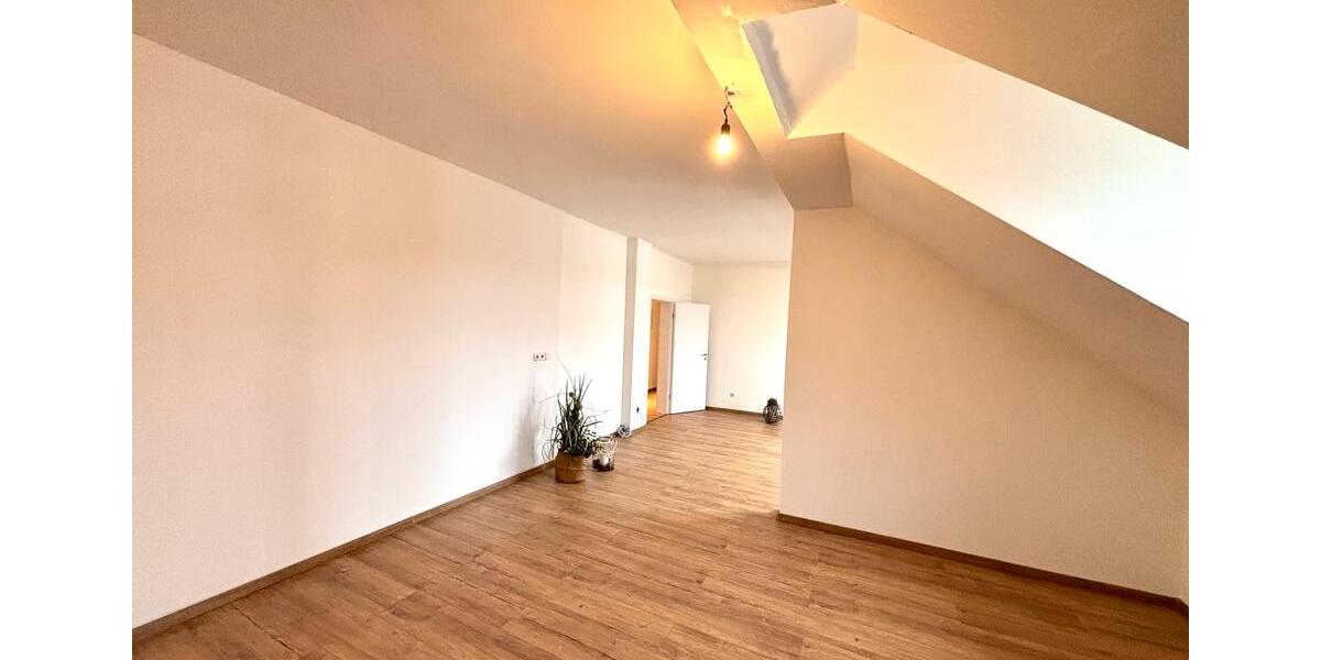 Dachgeschoßwohnung Hagen Hagen-Nord - 3.5 Zimmer, 95 m&sup2;, 139.000&euro; | Angebot:26122125