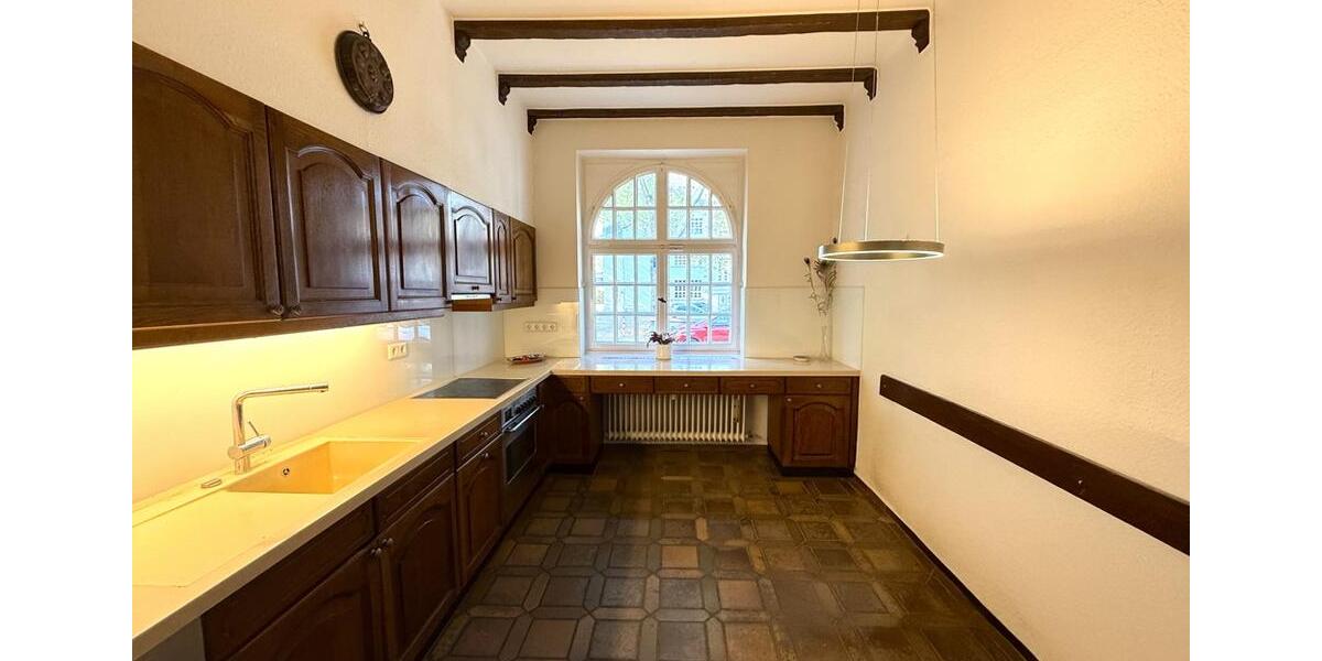 Villa Gelsenkirchen Buer - 12 Zimmer, 310 m&sup2;, 3.200&euro; | Angebot:22985202