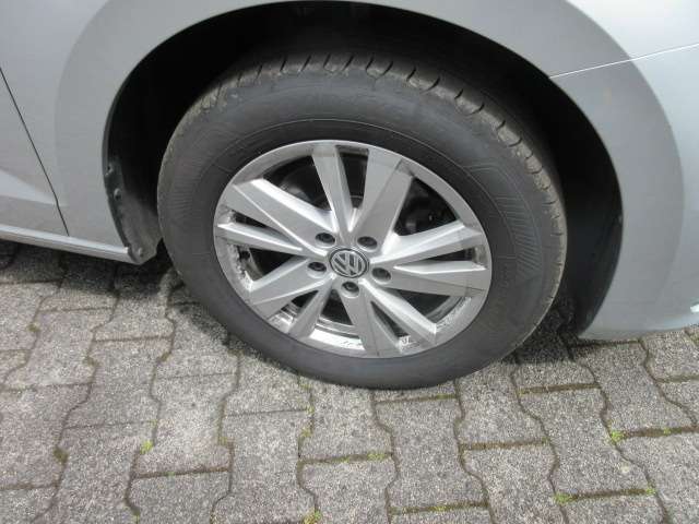 VW Touran Comfortline 2.0 TDI NAVI ALU APS SITZHEIZUN 212.780 km 11.988 &euro; Bergkamen 59192