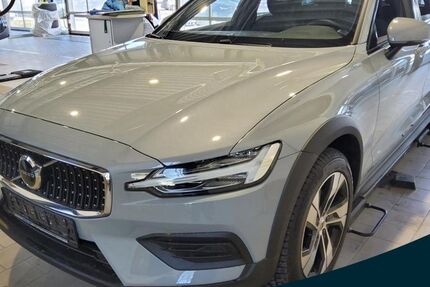 Volvo V60 Cross Country 72.420 km 33.980 &euro; Essen-Kray 45309