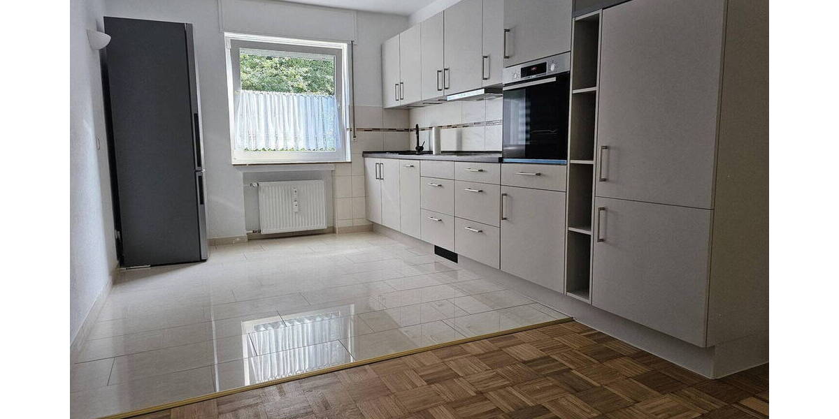 Etagenwohnung Gladbeck Mitte - 3 Zimmer, 101 m&sup2;, 990&euro; | Angebot:26036996