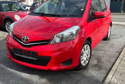 Toyota Yaris 192.657 km 4.790 &euro; Dortmund 44143