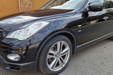 INFINITI QX50 180.000 km 12.999 &euro; Gelsenkirchen 45881