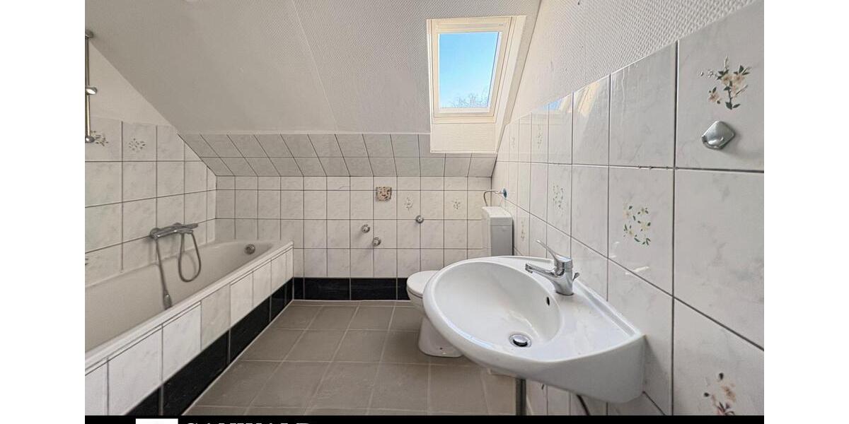 Etagenwohnung Gelsenkirchen Rotthausen - 5.5 Zimmer, 110 m&sup2;, 700&euro; | Angebot:24802195