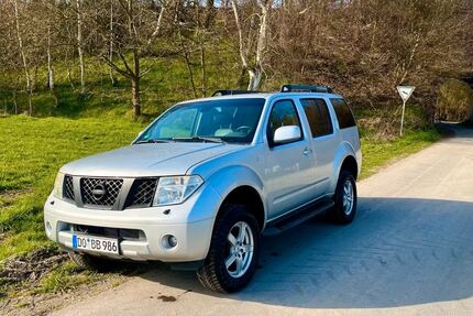 Nissan Pathfinder 344.000 km 5.700 &euro; Dortmund 44359