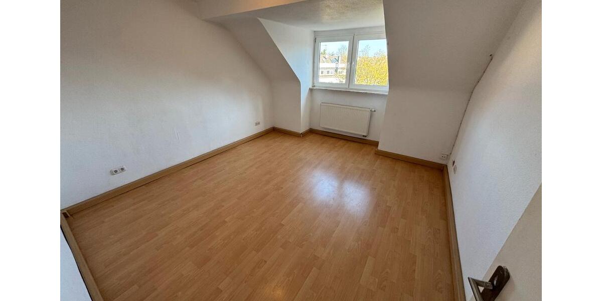 Dachgeschoßwohnung Essen Südviertel - 5 Zimmer, 117 m&sup2;, 1.150&euro; | Angebot:26696762