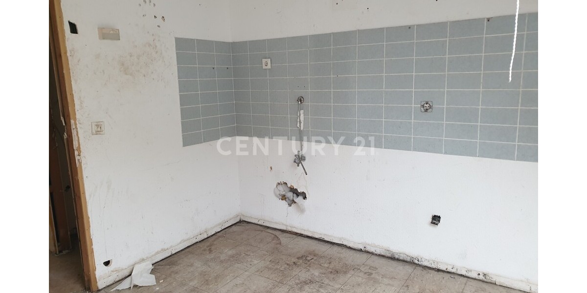 *Renovierungsobjekt* - Kapitalanlage mit Potenzial: Dachgeschosswohnung in begehrter Wohngegend - Etagenwohnung Dortmund Aplerbeck | Angebot:23653850