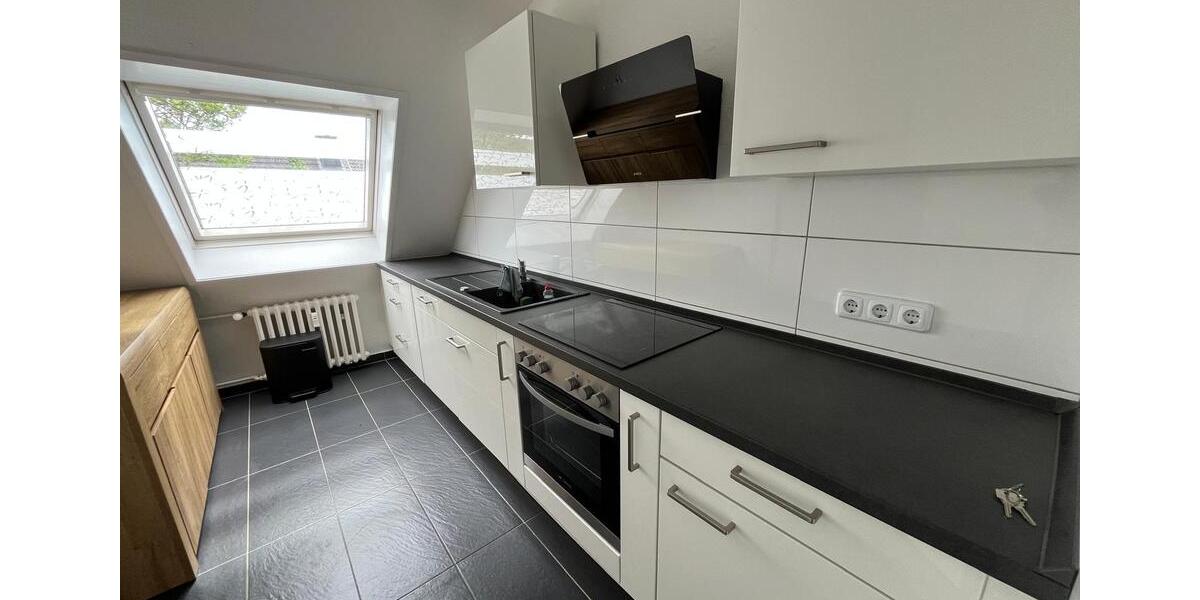 Dachgeschoßwohnung Essen Huttrop - 3 Zimmer, 88 m&sup2;, 660&euro; | Angebot:26662663
